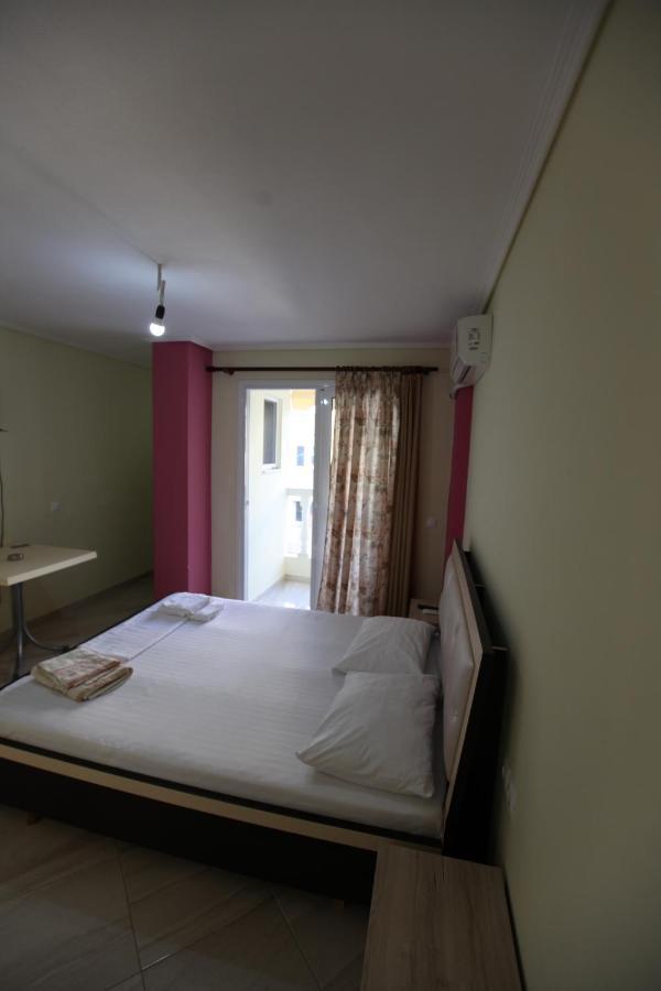 Angjelo Apartments Саранде Екстериор снимка