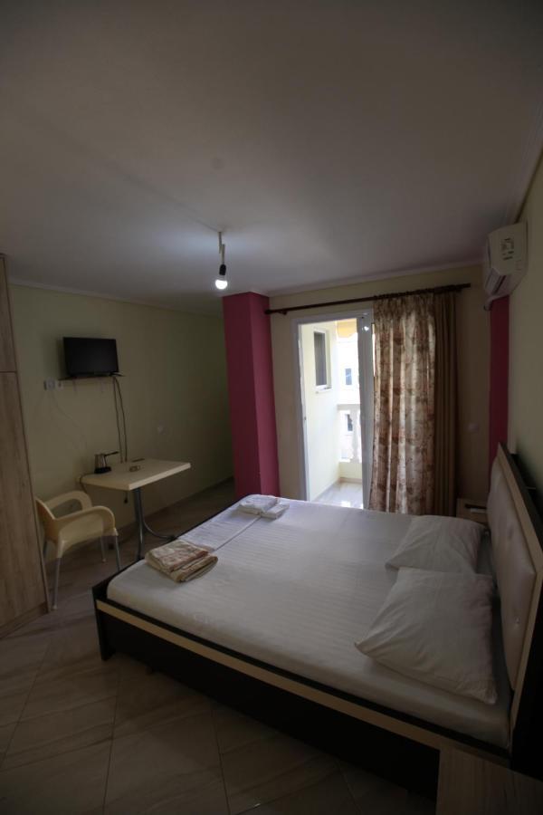 Angjelo Apartments Саранде Екстериор снимка