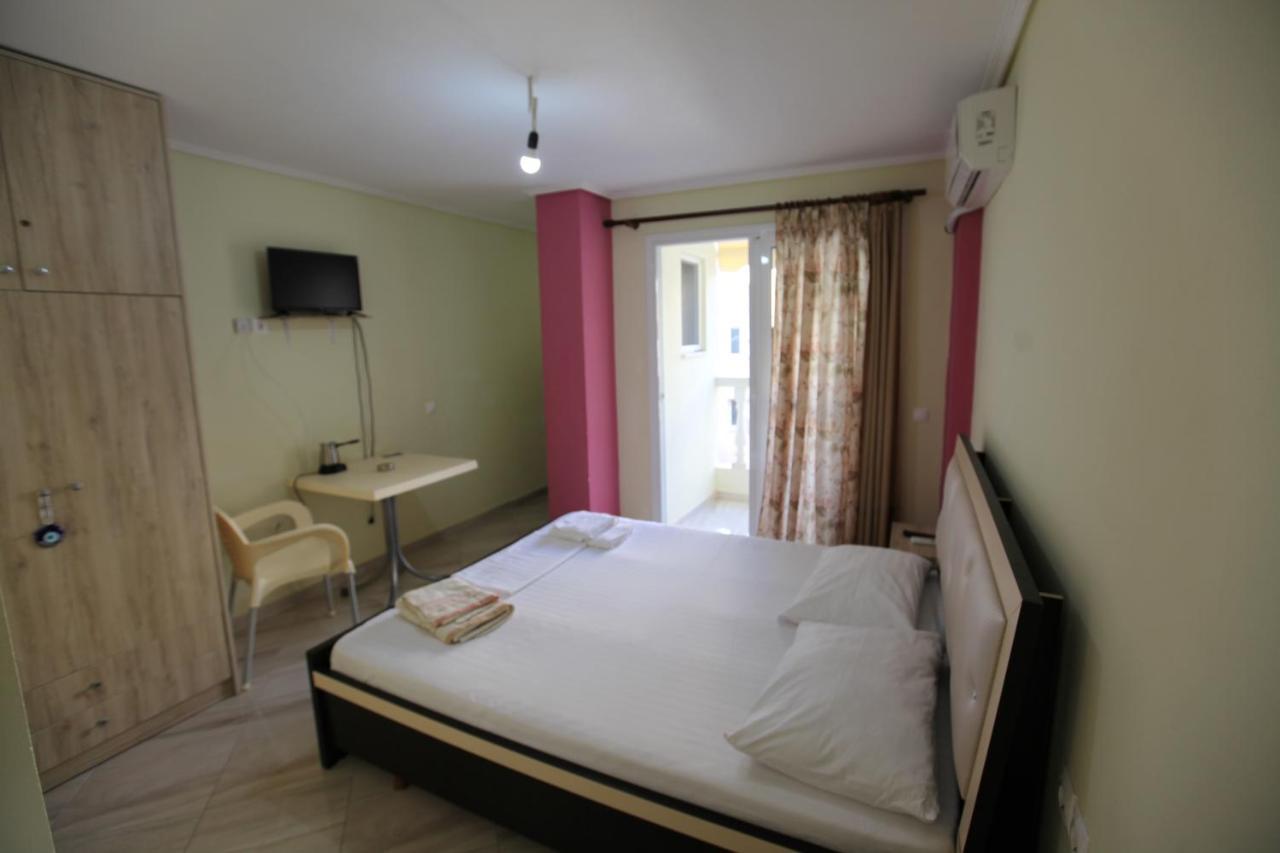 Angjelo Apartments Саранде Екстериор снимка