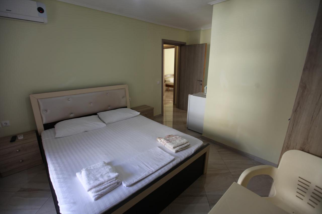 Angjelo Apartments Саранде Екстериор снимка