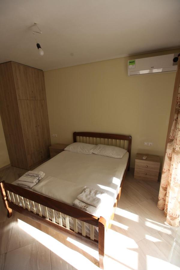 Angjelo Apartments Саранде Екстериор снимка