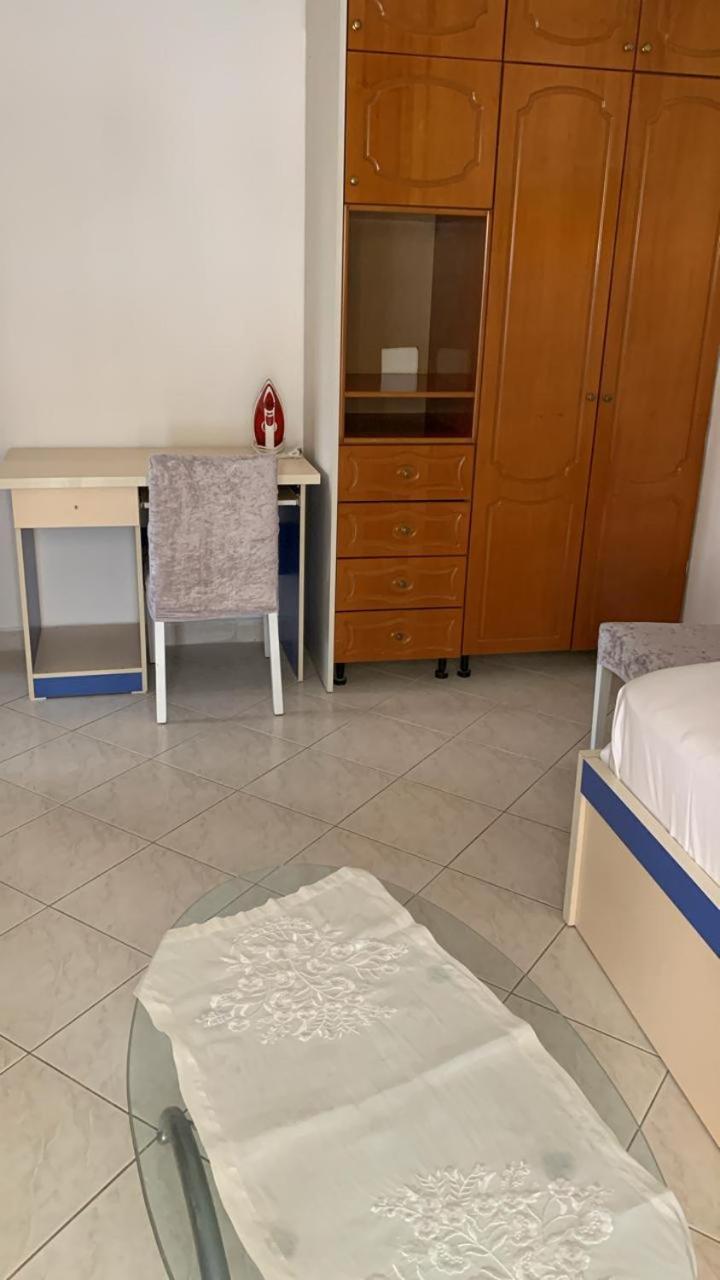 Angjelo Apartments Саранде Екстериор снимка
